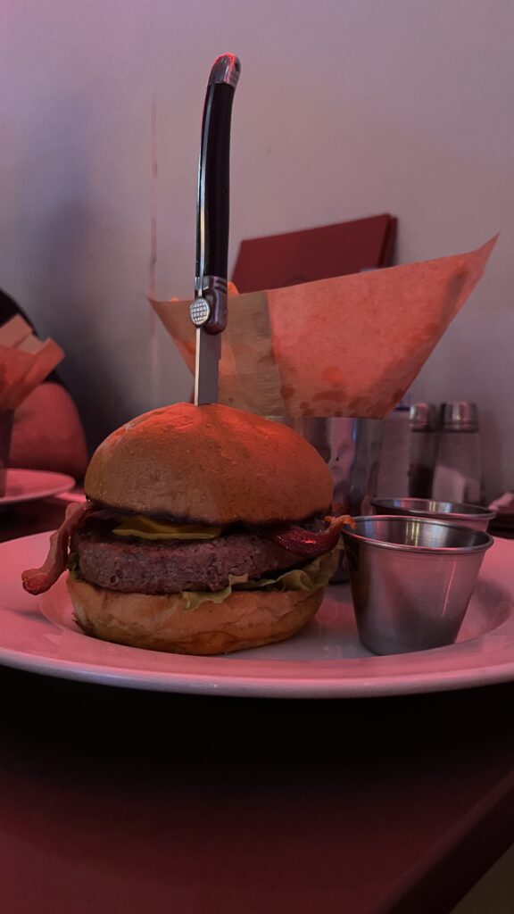 Hamburguesa en el Hard Rock Café de Asunción.